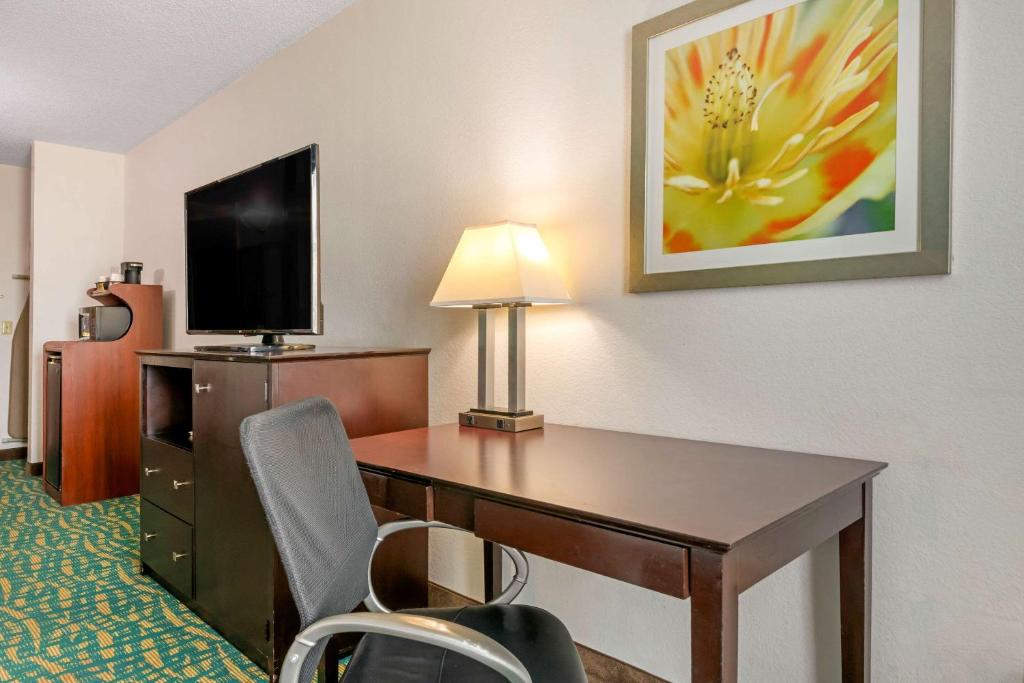 Comfort Inn & Suites Fort Lauderdale West Turnpike image 18