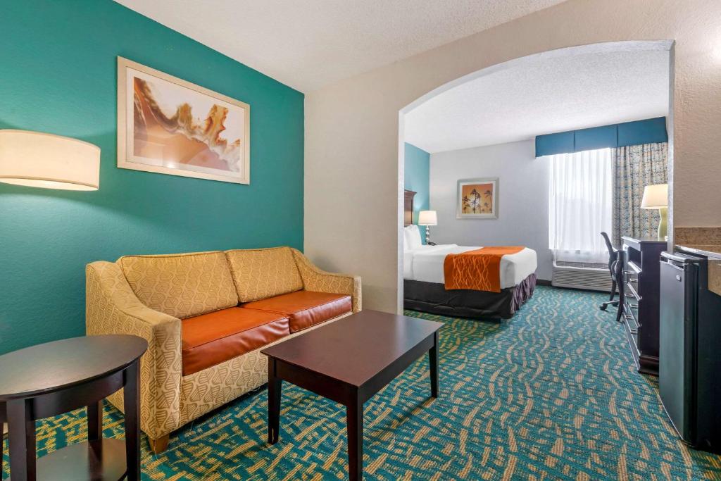 Comfort Inn & Suites Fort Lauderdale West Turnpike image 20