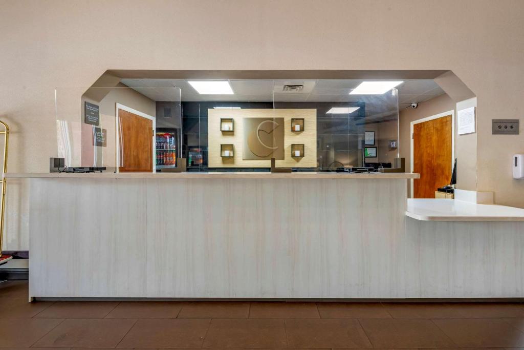 Comfort Inn & Suites Fort Lauderdale West Turnpike image 6